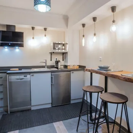 56sqm 2 Bedroom, 1 Private Bathroom In Centru Oraş Salonic