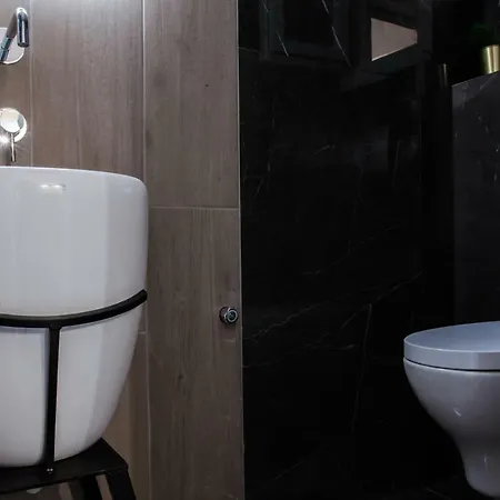 56sqm 2 Bedroom, 1 Private Bathroom In Centru Oraş Salonic