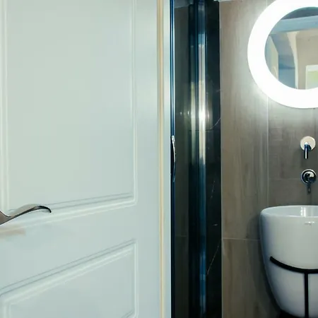 56sqm 2 Bedroom, 1 Private Bathroom In Centru Oraş Apartament *