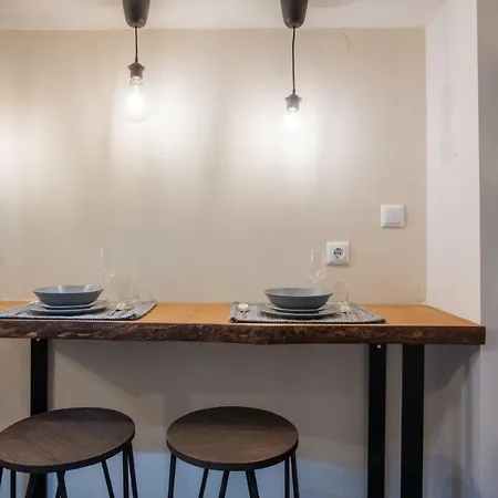 56sqm 2 Bedroom, 1 Private Bathroom In Centru Oraş * Salonic